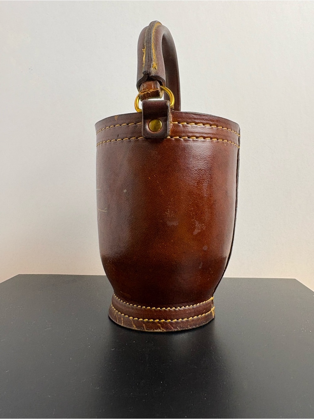 Vintage “Loyal Papeete” Leather Reproduction Fire Bucket from the 1950s-1960s. - Picture 2 of 6